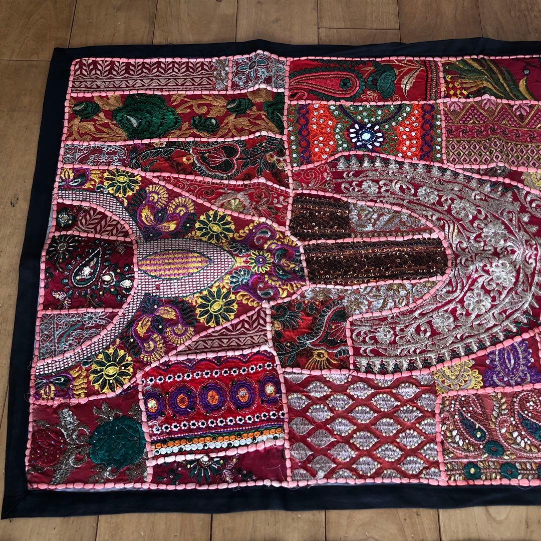 タペストリー　刺繍入り　パッチワーク　マット