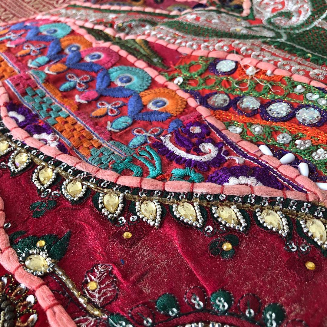 タペストリー　刺繍入り　パッチワーク　マット