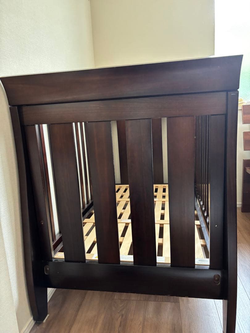 Boori ブーリ　スレイ ダークブラウン 木製 ベビーベッド布団付き