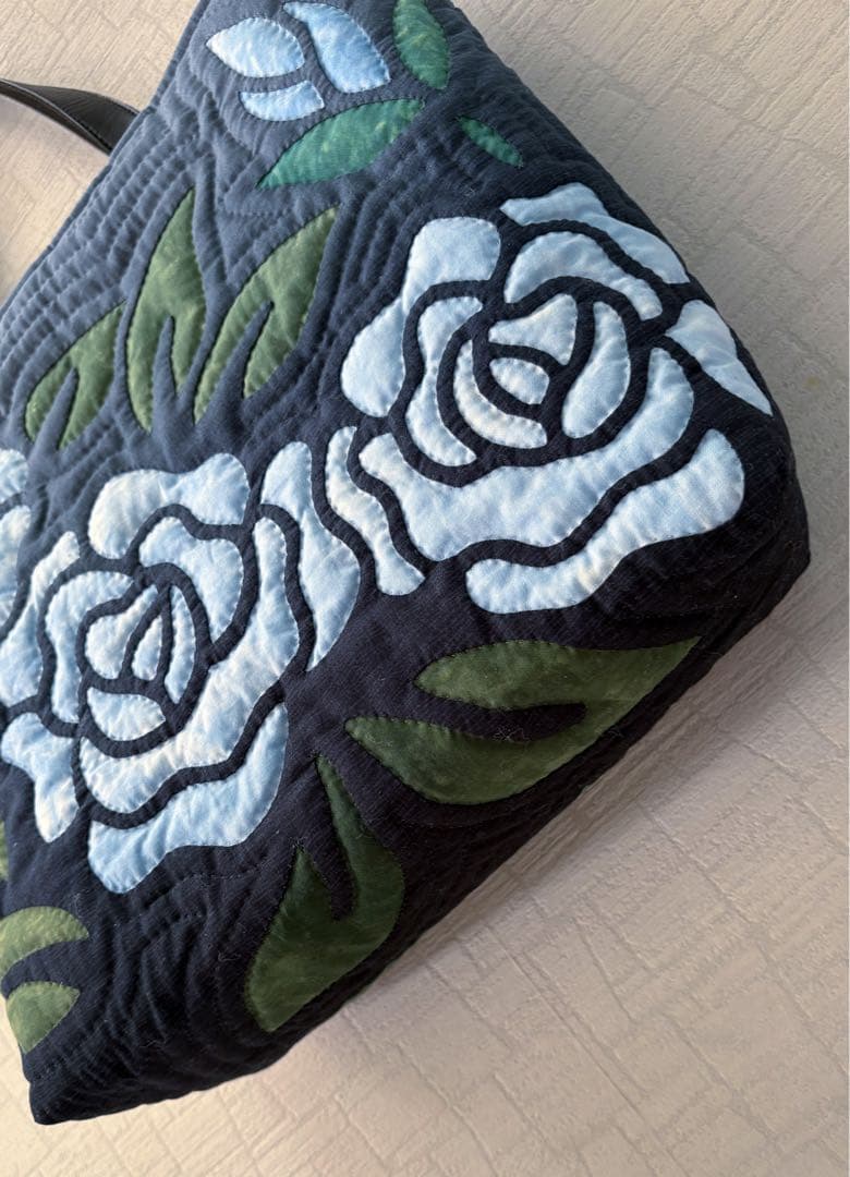 【ミーチャン】　ハワイアンキルトトートバッグ　バラ