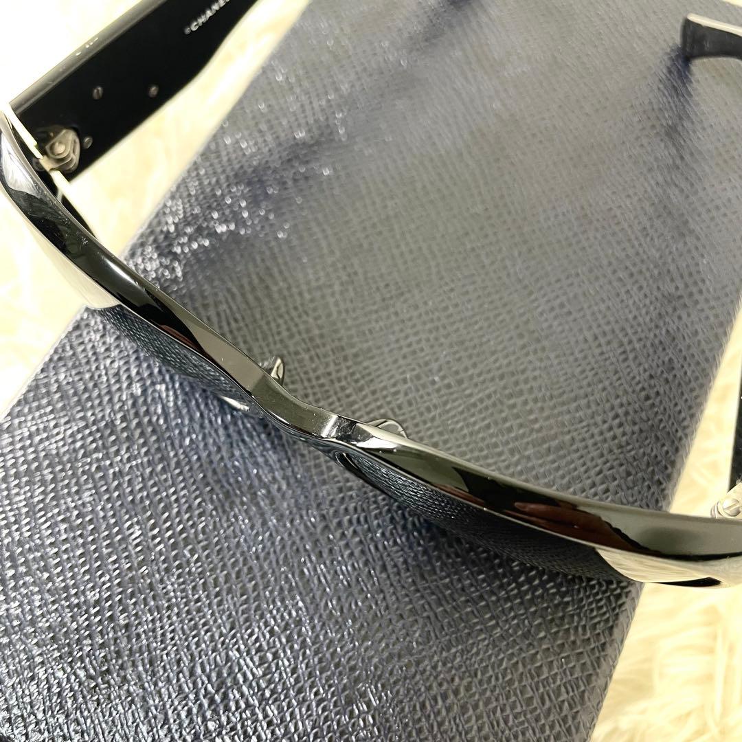 シャネル　CHANEL サングラス　カメリア　モチーフ　ブラック　黒