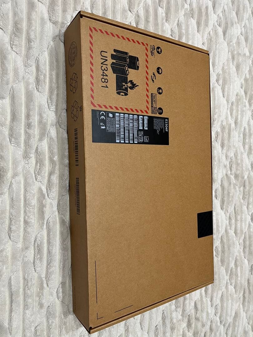 ASUS Vivobook E1504F ノートPC