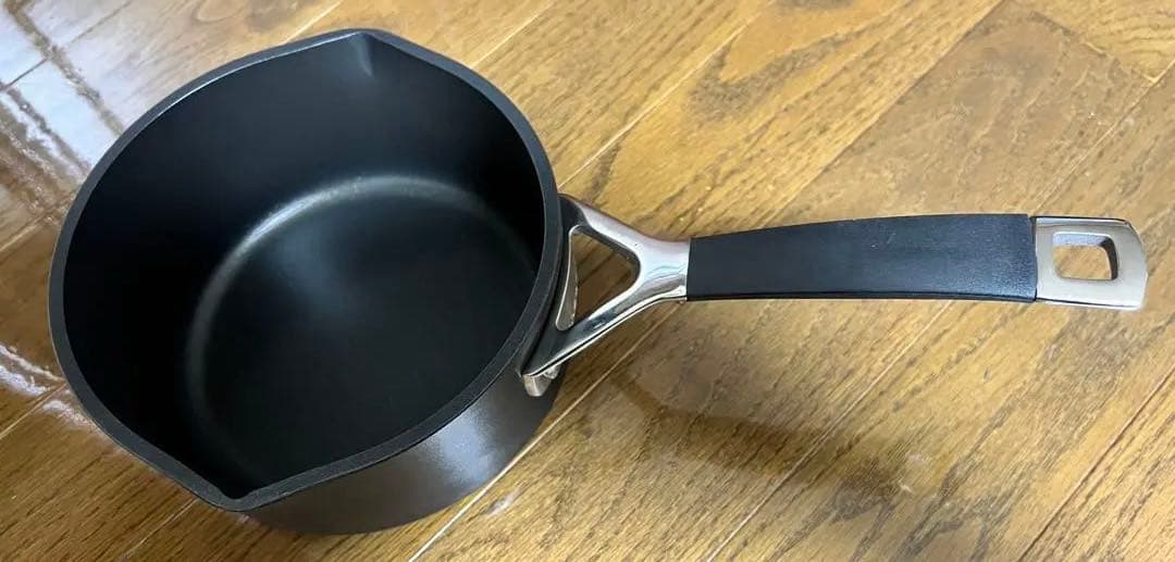 お値下げ‼️ 新品未使用‼️LE CREUSET 片手鍋 16cm 黒