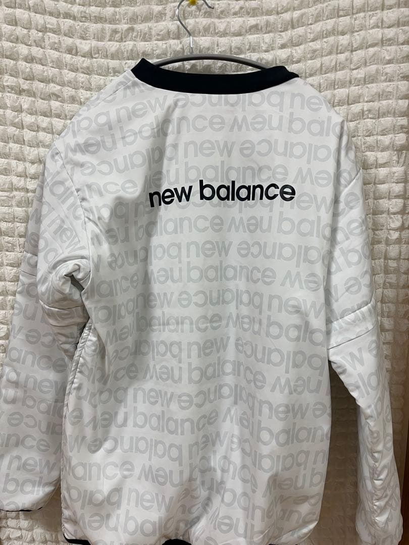 【超美品❣️】ニューバランスゴルフ 2WAY中綿ジャケット 白　ロゴ総柄
