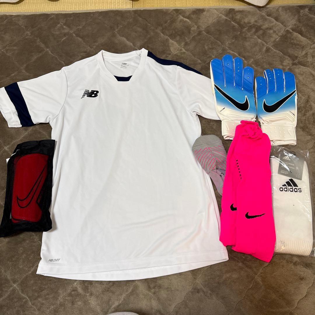 サッカー　トレーニングウェア　シャツ キーパーグローブ　ソックス　14点　新品
