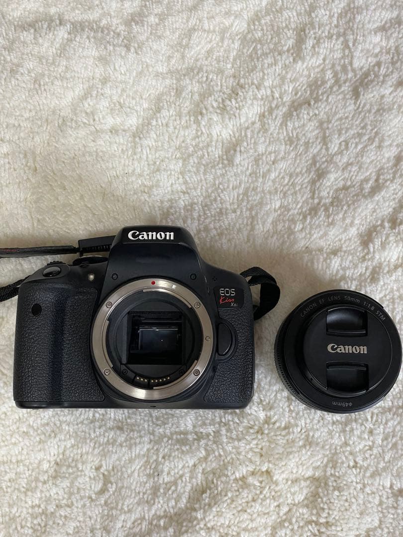 Canon EOS Kiss X8i ボディ 単焦点レンズ　動作確認済み