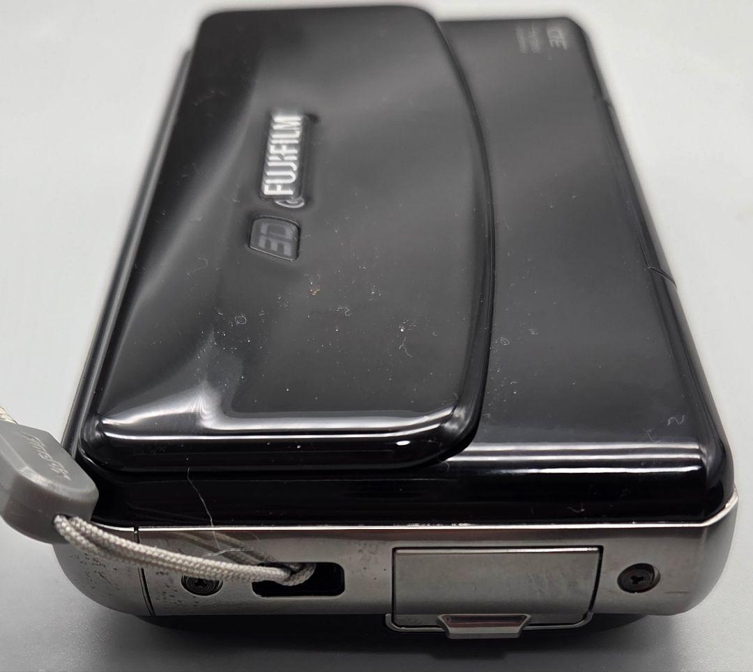 【レア品】3Dデジカメ　富士フィルム　 FinePix REAL 3D W1