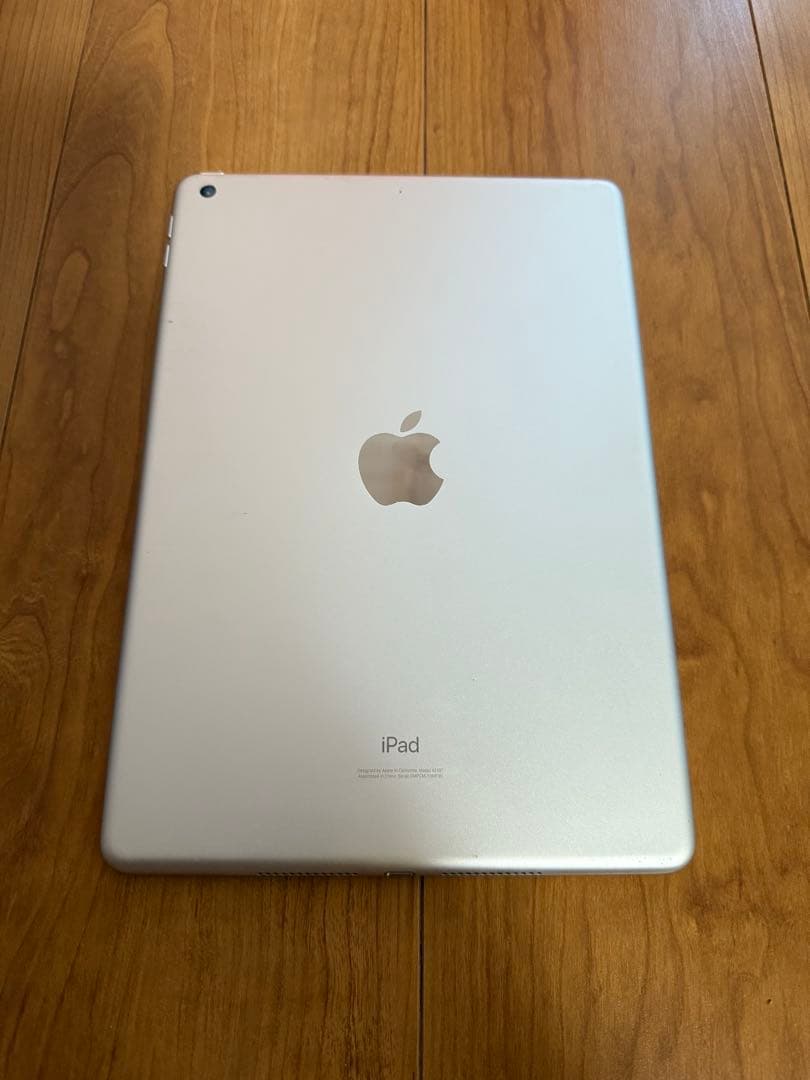 Apple iPad (第7世代) シルバー 32GB 本体　美品　完動品