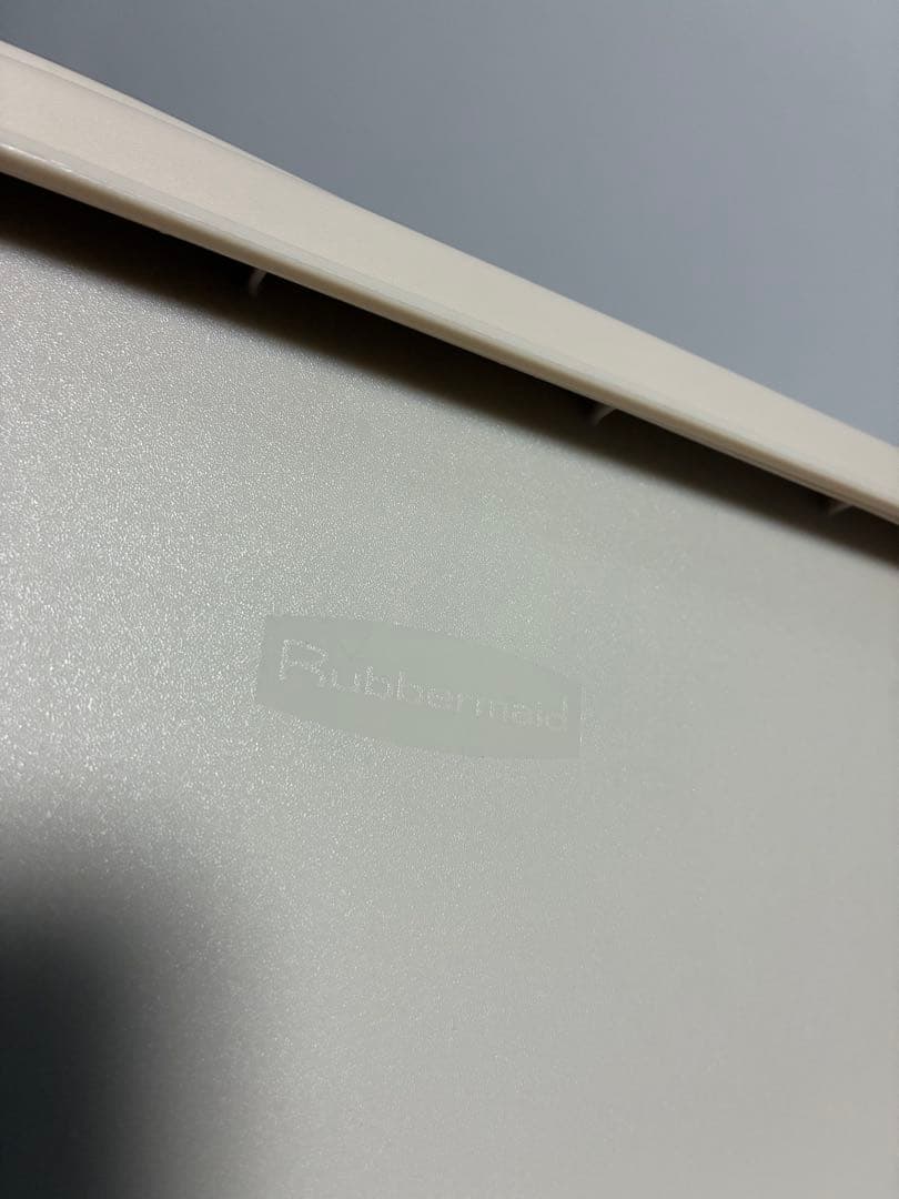 ラバーメイド　Rubbermaid製　衛生的　ステップオン式ゴミ箱