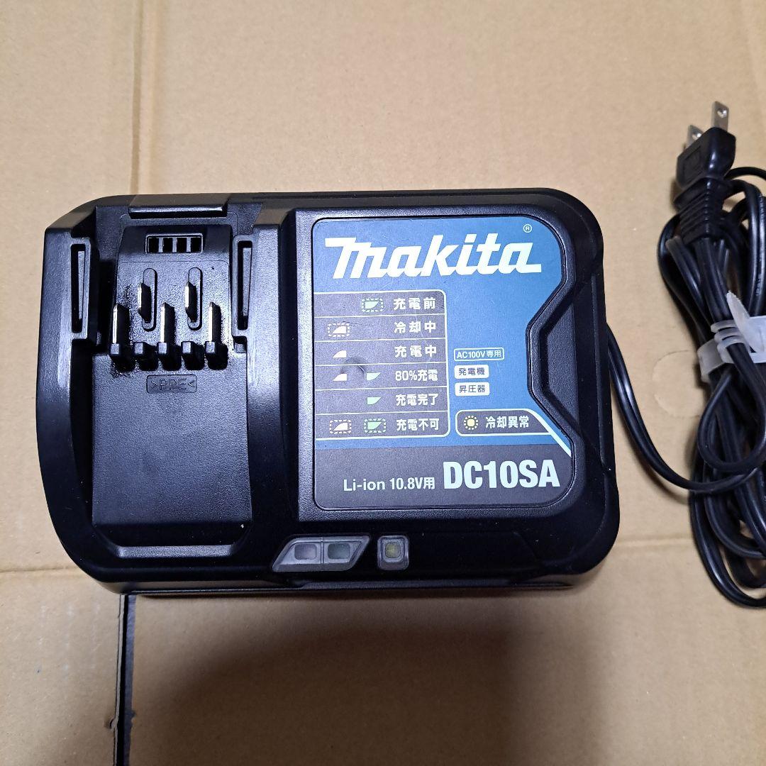 マキタ充電式クリーナー(ハンディ掃除機)CL107FD充電器バッテリー3個セット