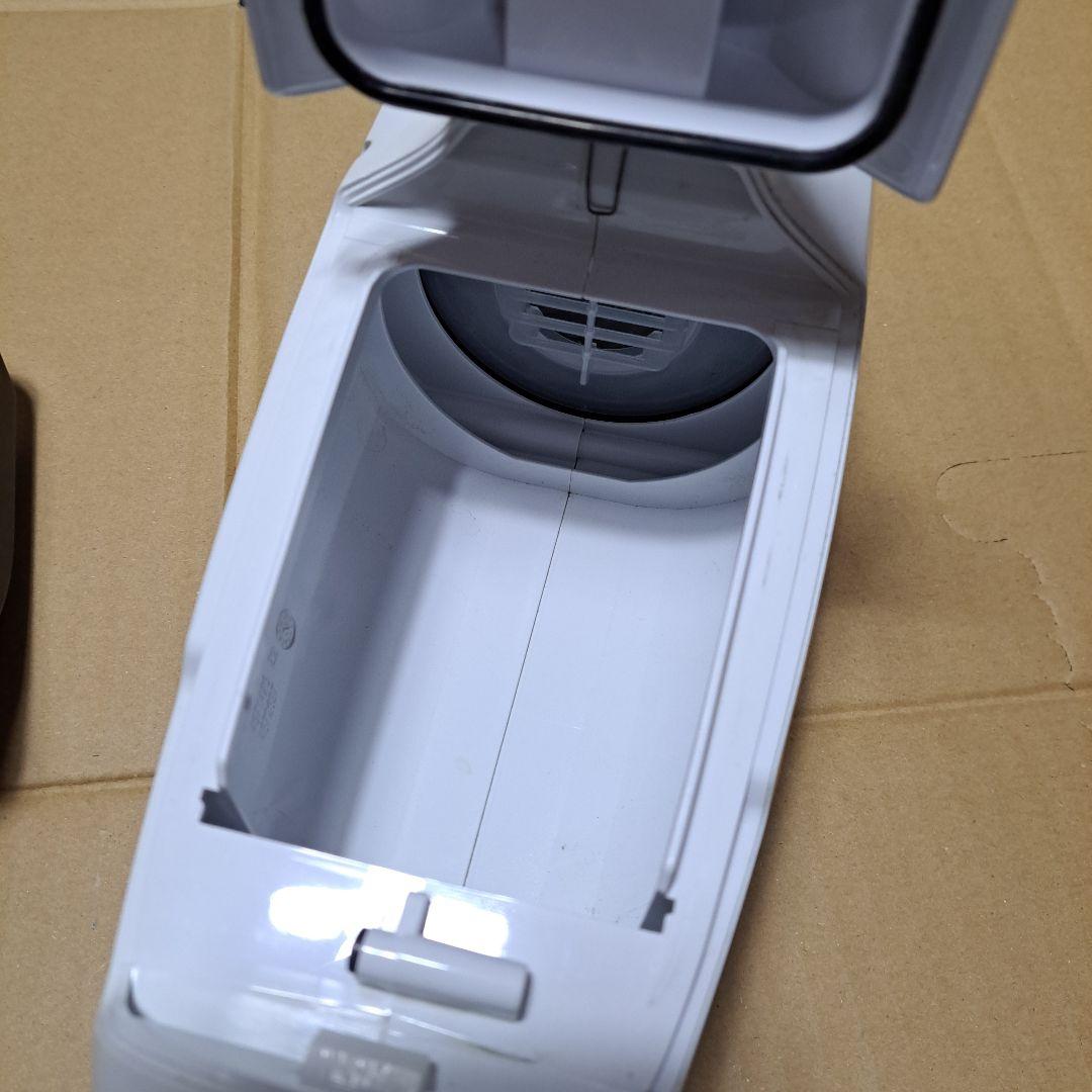 マキタ充電式クリーナー(ハンディ掃除機)CL107FD充電器バッテリー3個セット