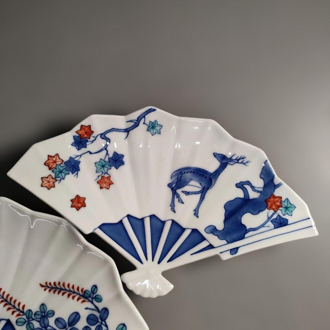 A1331-4/有田焼/宮内庁御用達 十四代辻常陸製染錦絵変扇面皿3客/懐石道具