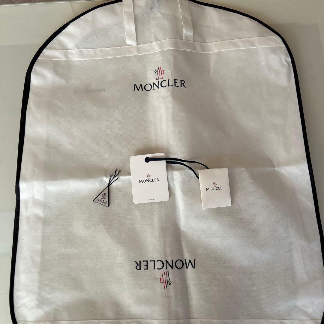 MONCLER ホワイト ダウンジャケット