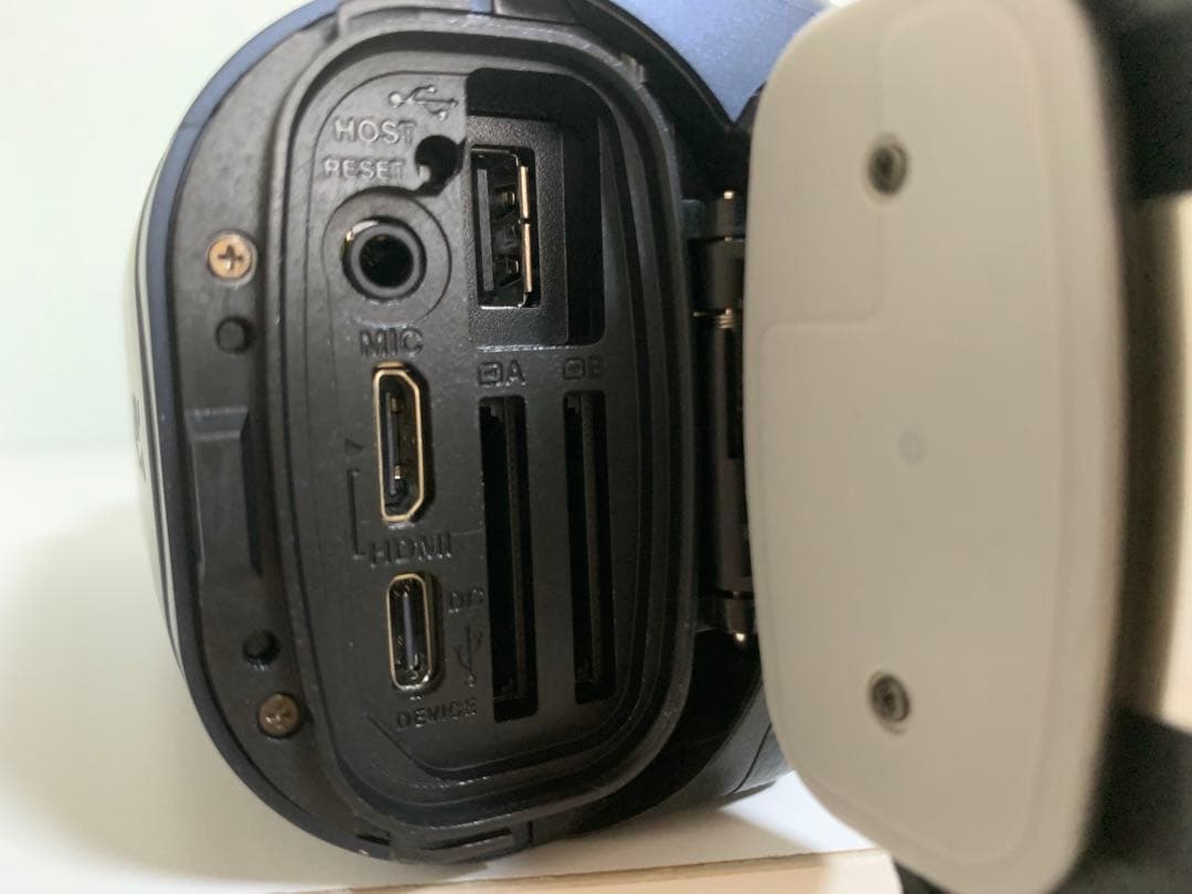 ほぼ未使用品 JVC 4K 防水 ビデオカメラ GZ-RY980