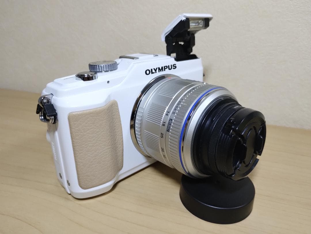 ✨スタイリッシュ✨ OLYMPUS PEN Lite E-PL2 レンズキット