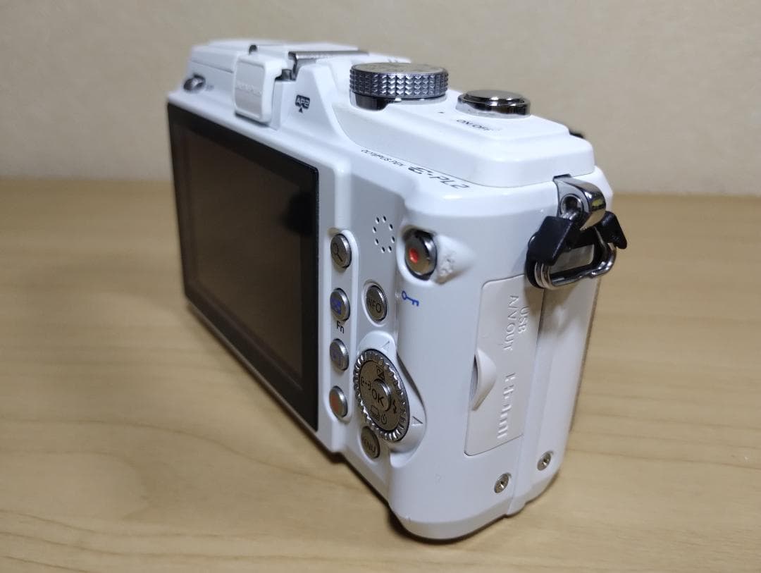 ✨スタイリッシュ✨ OLYMPUS PEN Lite E-PL2 レンズキット