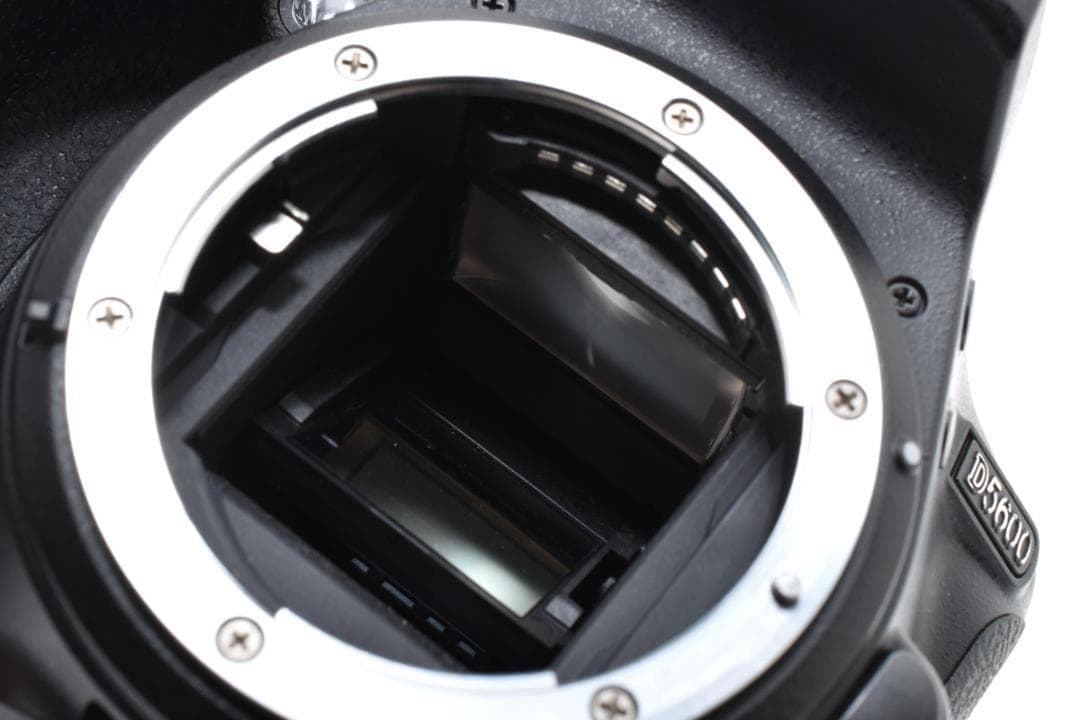Nikon D5600 ダブルズームレンズキット デジタル 一眼レフカメラ