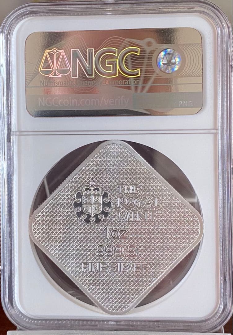 ☆大人気鑑定済み☆クイーンズビースト コンプリーター 1オンス シルバーバー