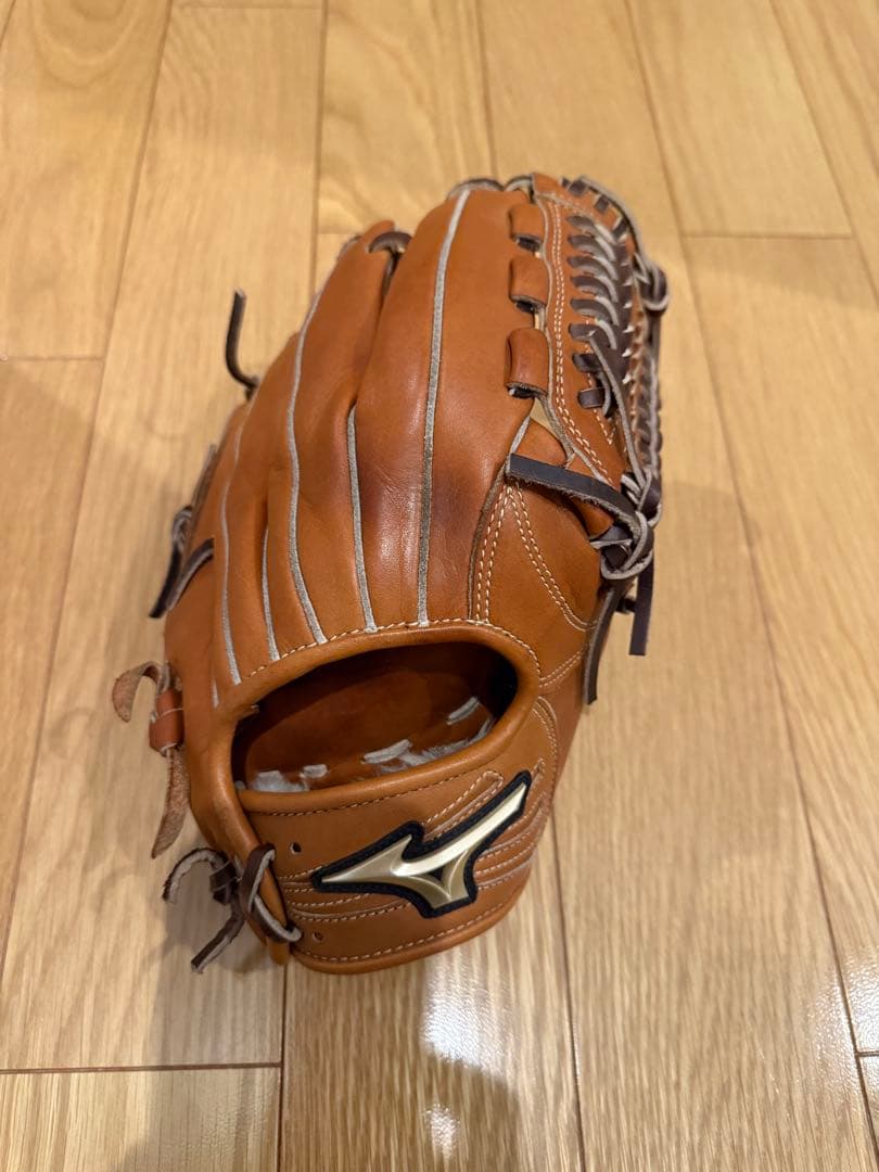 ミズノ　グローバルエリート軟式グローブ2つ、アシックスシューズ