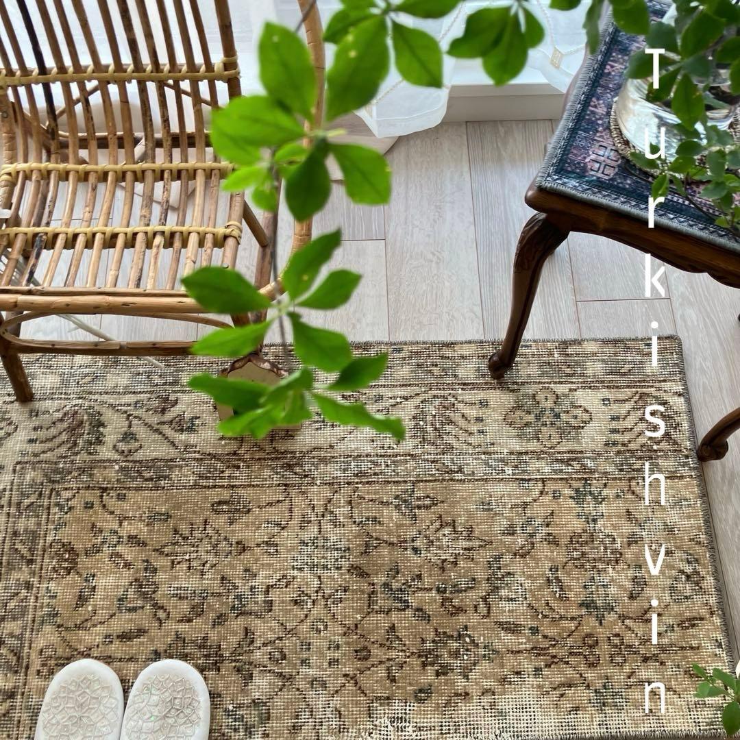 キャラメルベージュ55×119✳︎フラワー　L字デザイン　トルコヴィンテージラグ