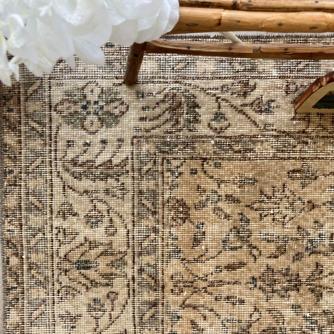 キャラメルベージュ55×119✳︎フラワー　L字デザイン　トルコヴィンテージラグ