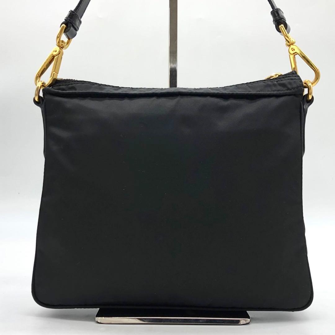 ✨美品✨プラダ ショルダーバッグ メタルロゴ ゴールド金具 ナイロン レザー 黒