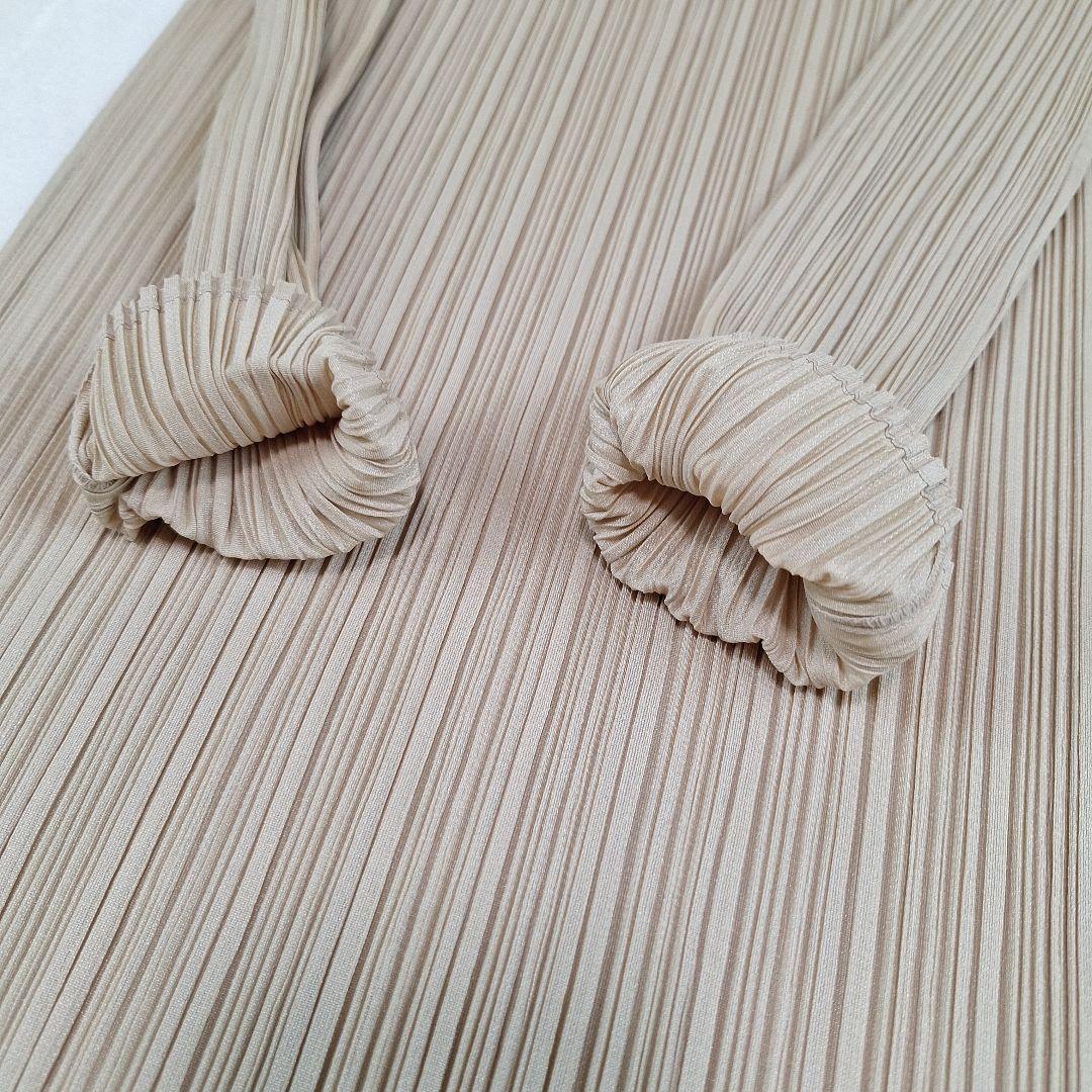 プリーツプリーズ　ハイネックカットソー　ブラウス　長袖　ベージュ　サイズ3