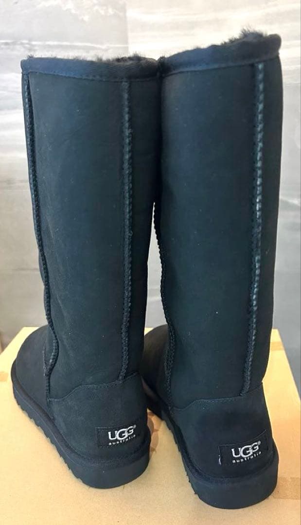 新品未使用⭐︎UGGブラック クラシックトールムートンブーツ サイズ6