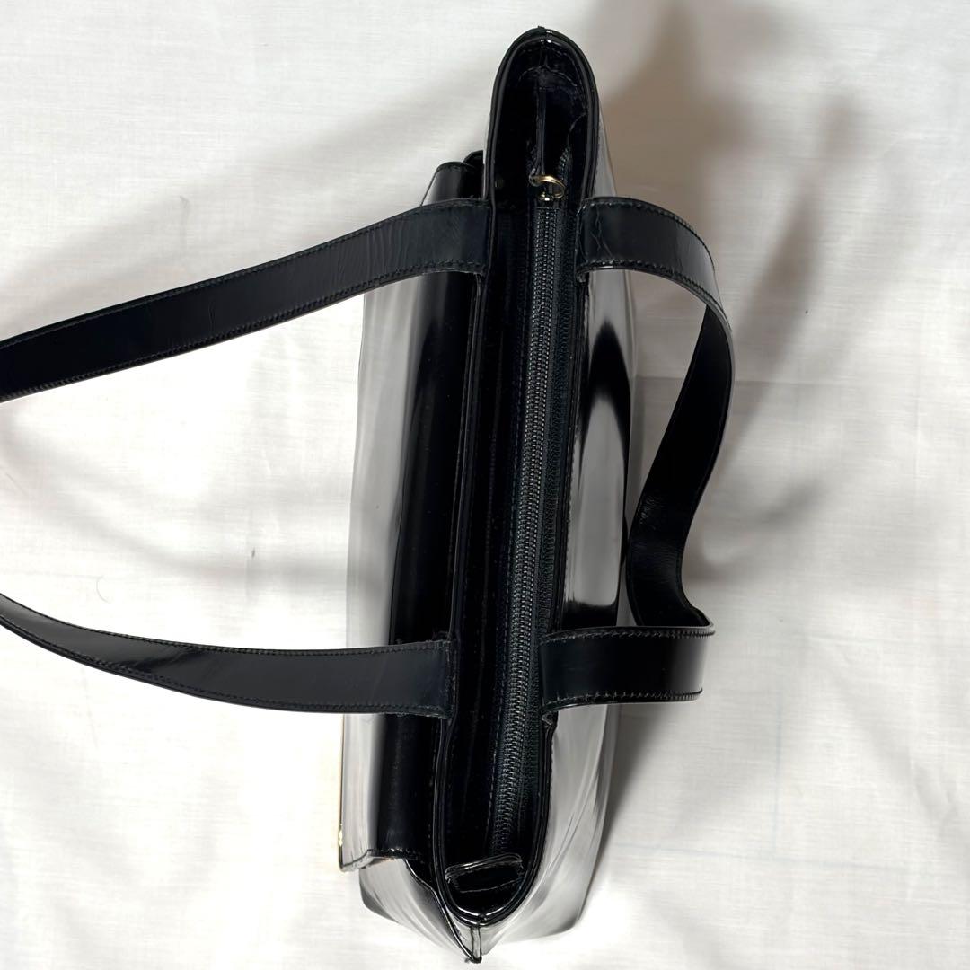 GUCCI グッチ　ショルダーバッグ　レザー　ブラック　高級　Gロゴ　金