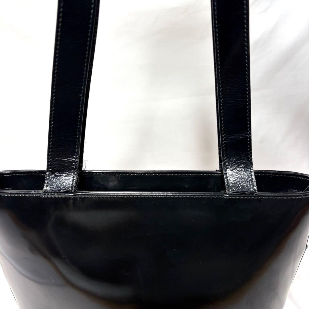 GUCCI グッチ　ショルダーバッグ　レザー　ブラック　高級　Gロゴ　金