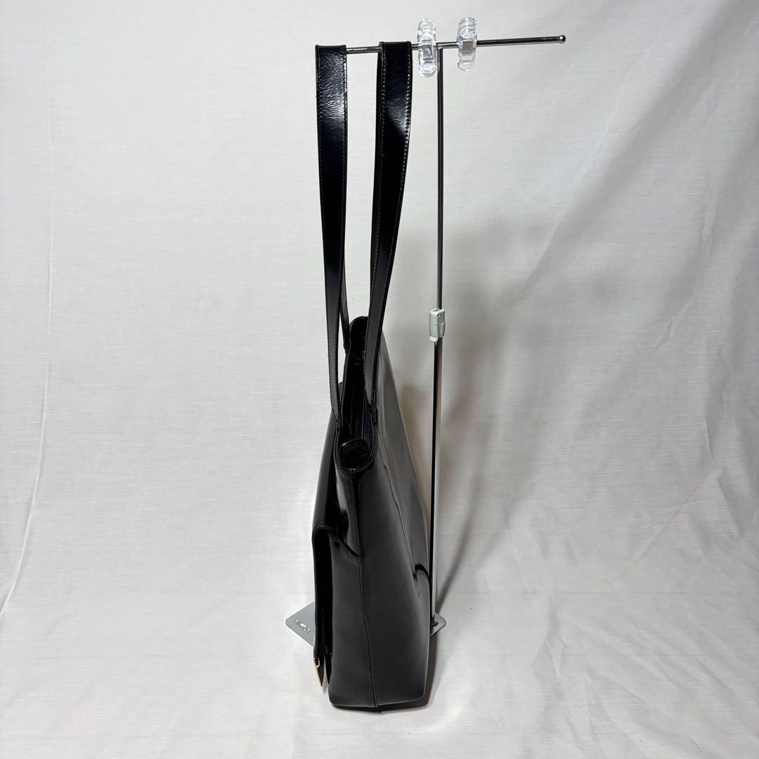 GUCCI グッチ　ショルダーバッグ　レザー　ブラック　高級　Gロゴ　金