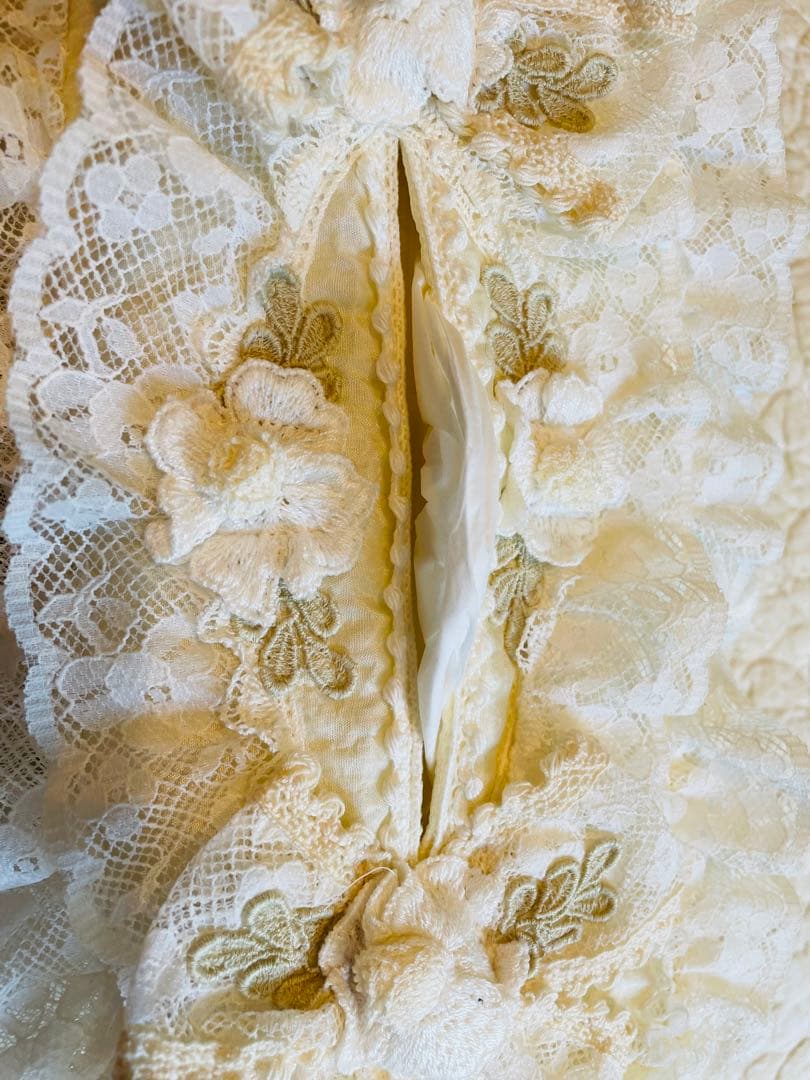 ❤️さえら★ヒスクローネ★エレガント★お花モチーフリボン飾り★チュールフリルカバー