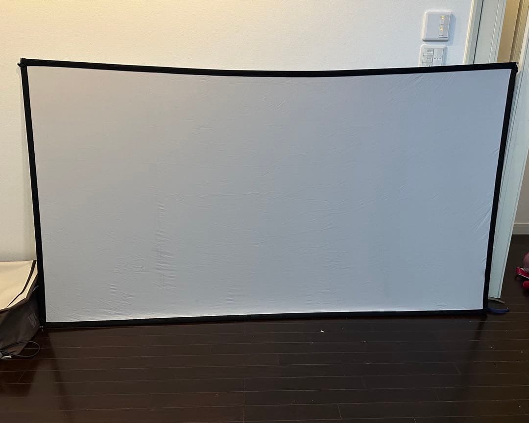 LG CineBeam HU715Q プロジェクター 本体 + スクリーン