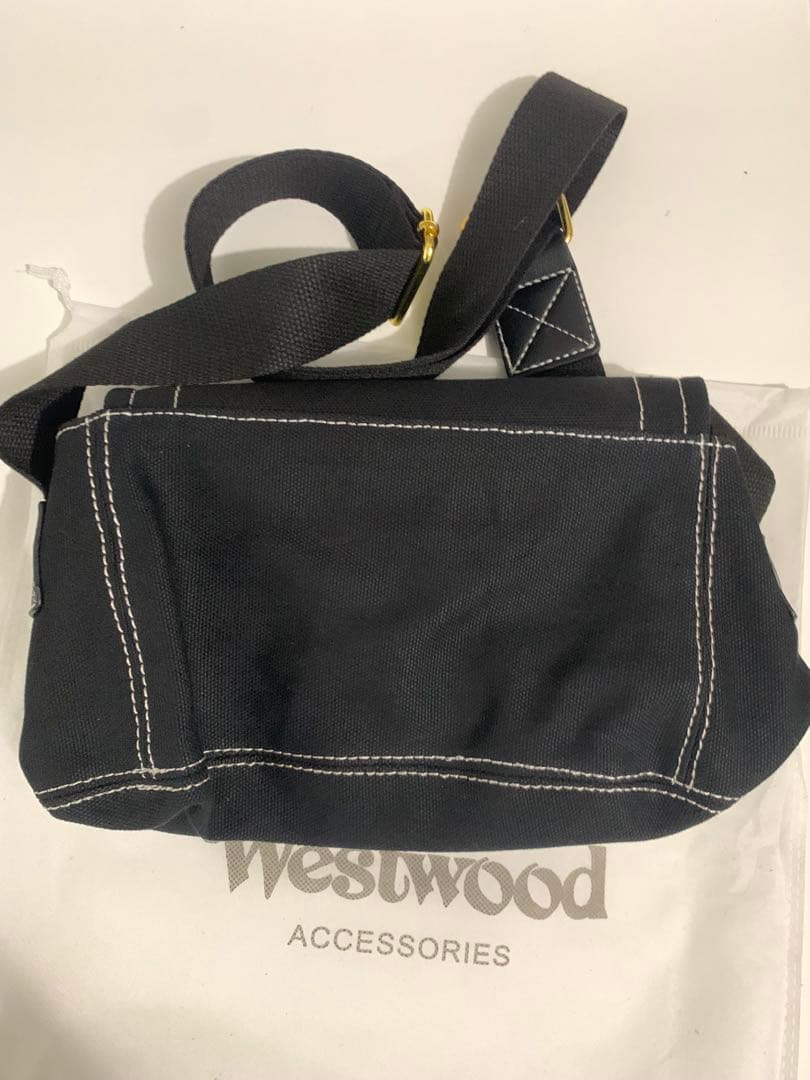 ヴィヴィアンウエストウッドショルダーバッグ　バック