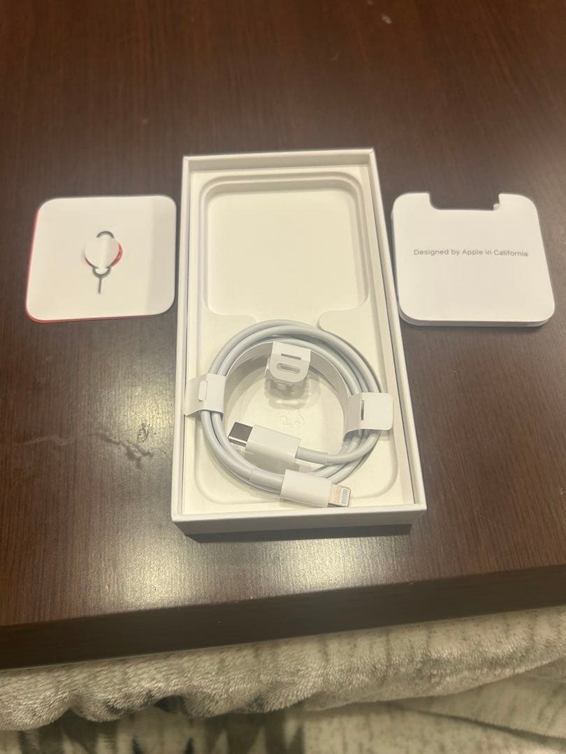 Apple iPhone 12 赤色 本体 充電ケーブル付き