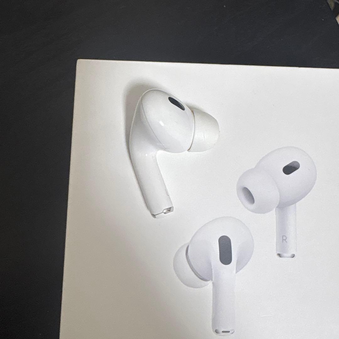 と*り様 AirPods Pro (第2世代) 本体　箱・イヤーピース付き