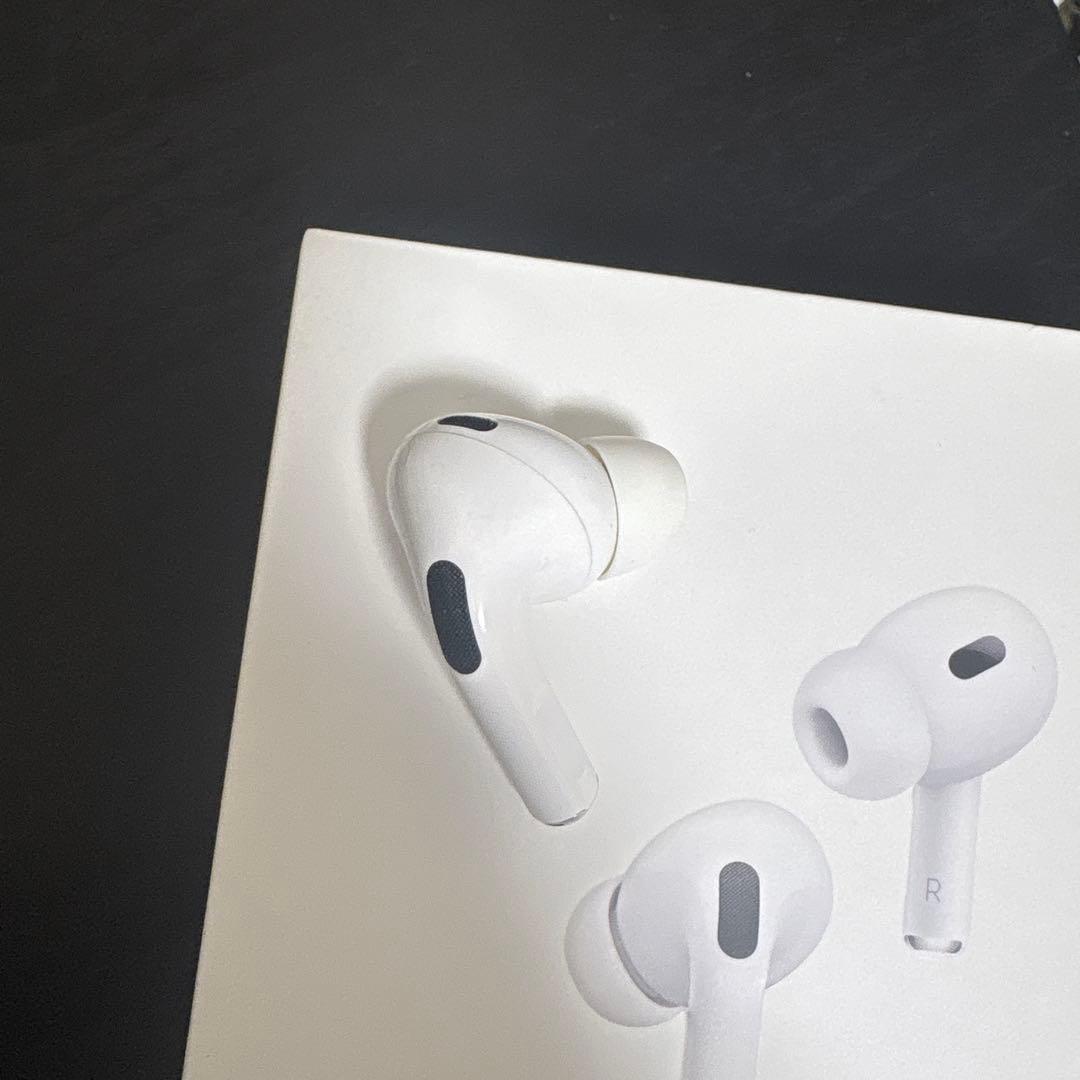 と*り様 AirPods Pro (第2世代) 本体　箱・イヤーピース付き