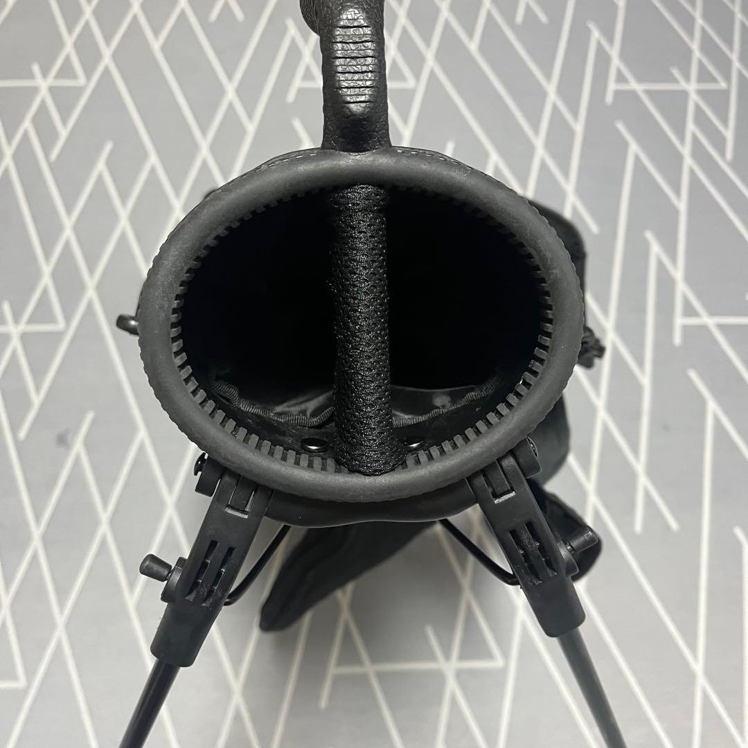 美品】NEW ERAスタンド付きゴルフバッグ ／ブラック.ホワイト／ヘッドカバー