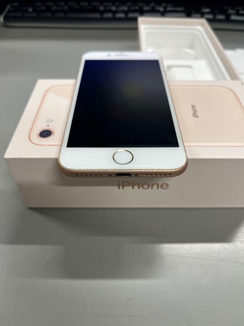 iPhone8 64GB 本体 充電不良あり 画面美品 ジャンク扱い
