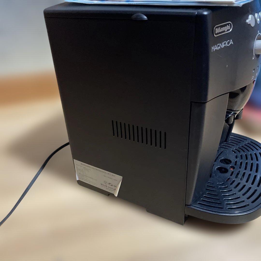 De'Longhi MAGNIFICA エスプレッソマシンESAM1000SJ