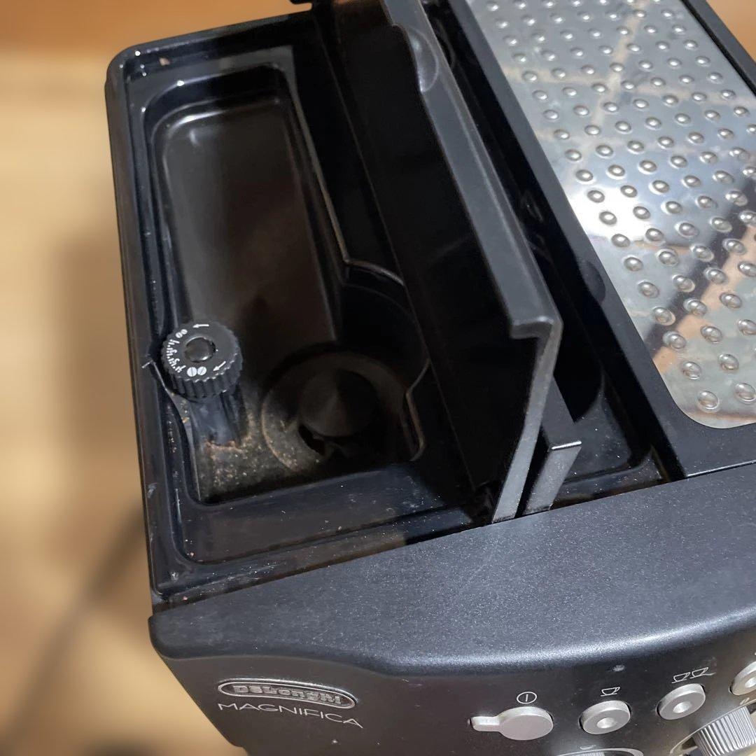 De'Longhi MAGNIFICA エスプレッソマシンESAM1000SJ