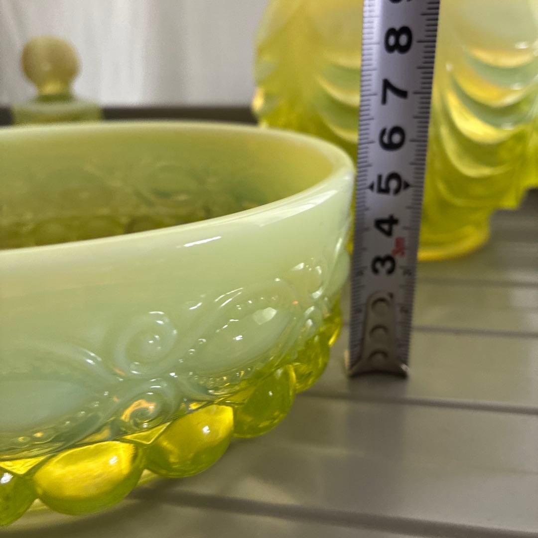 オパールセントガラス　カナリアイエロー　大型トリンケット　花瓶