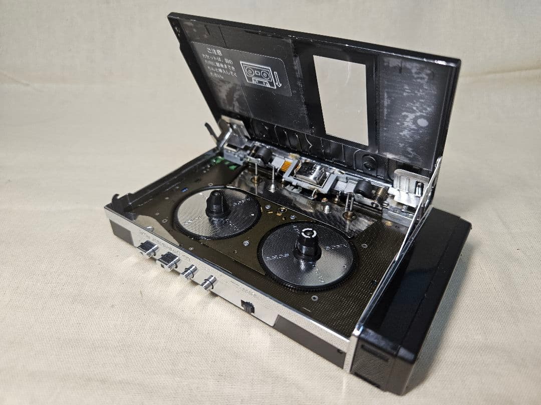 整備済み動作品　WM-103 カセットウォークマン　ポータブルプレイヤー