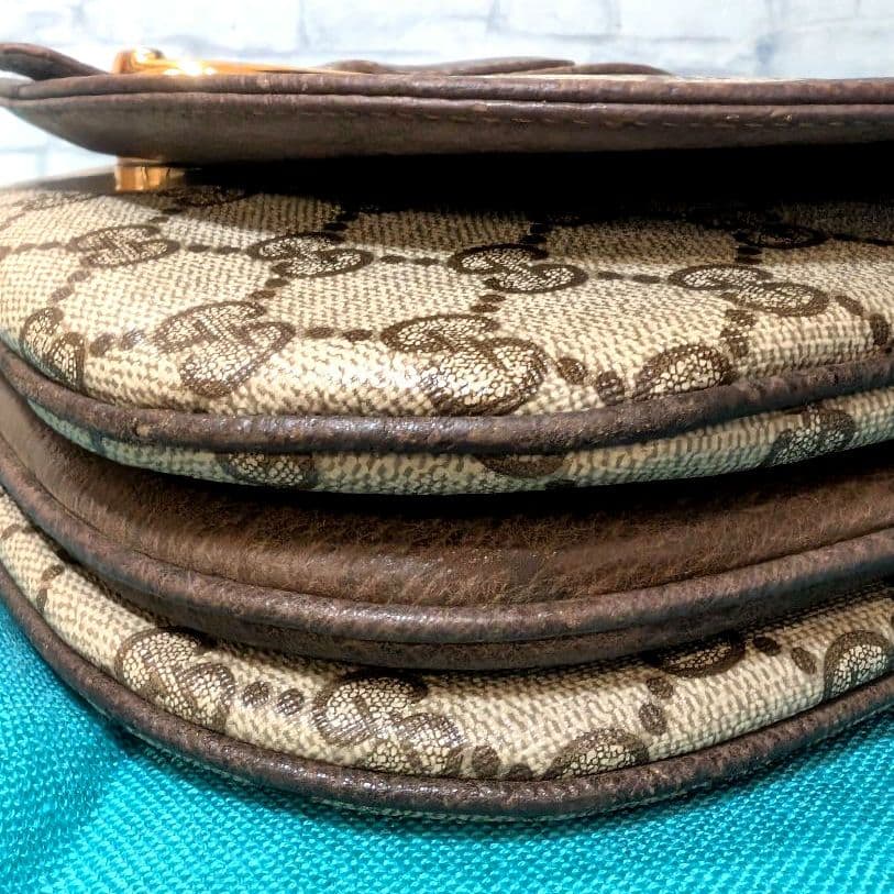 ♥美品♥グッチ　ショルダーバッグ　斜めがけ　GG柄　ヴィンテージ　GUCCI