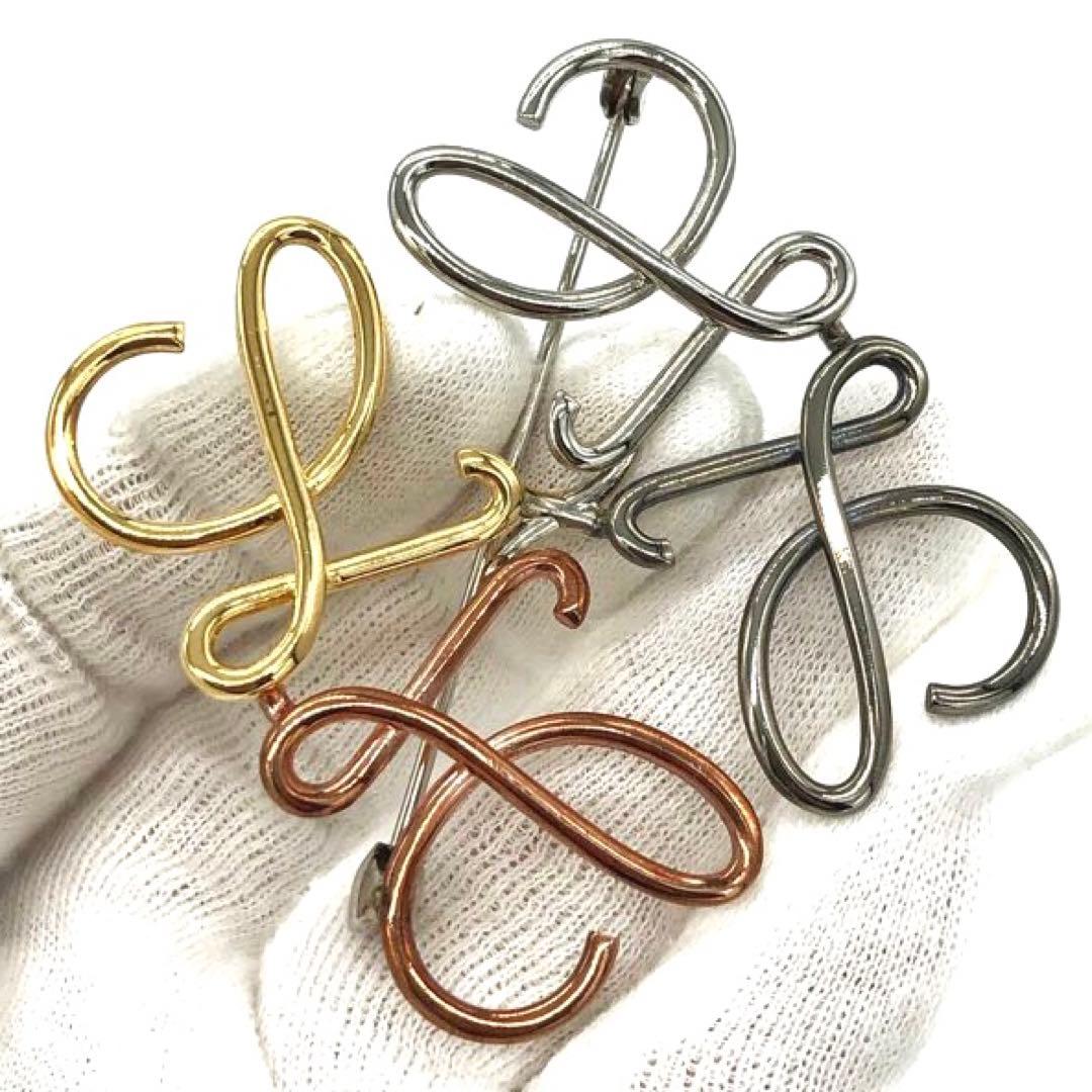 未使用級✨ロエベ ブローチ アナグラム パラジウム　4色 ゴールドシルバー