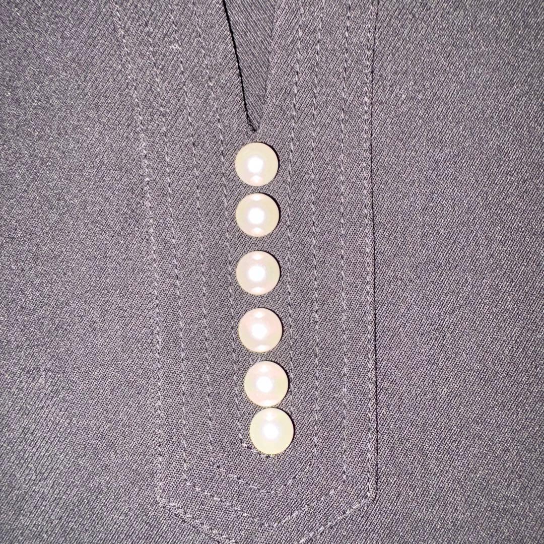 新品タグ付⭐️エマテイラー❤️パール釦キーネックロングスリーブブラウス 黒