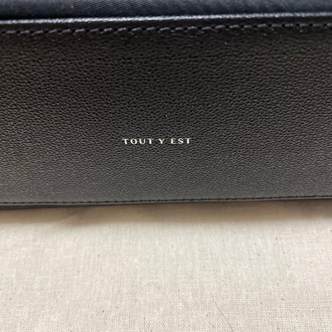 日曜日までの限定値下げ‼️ トゥティエ　ナイロンスモールバッグ　クロ