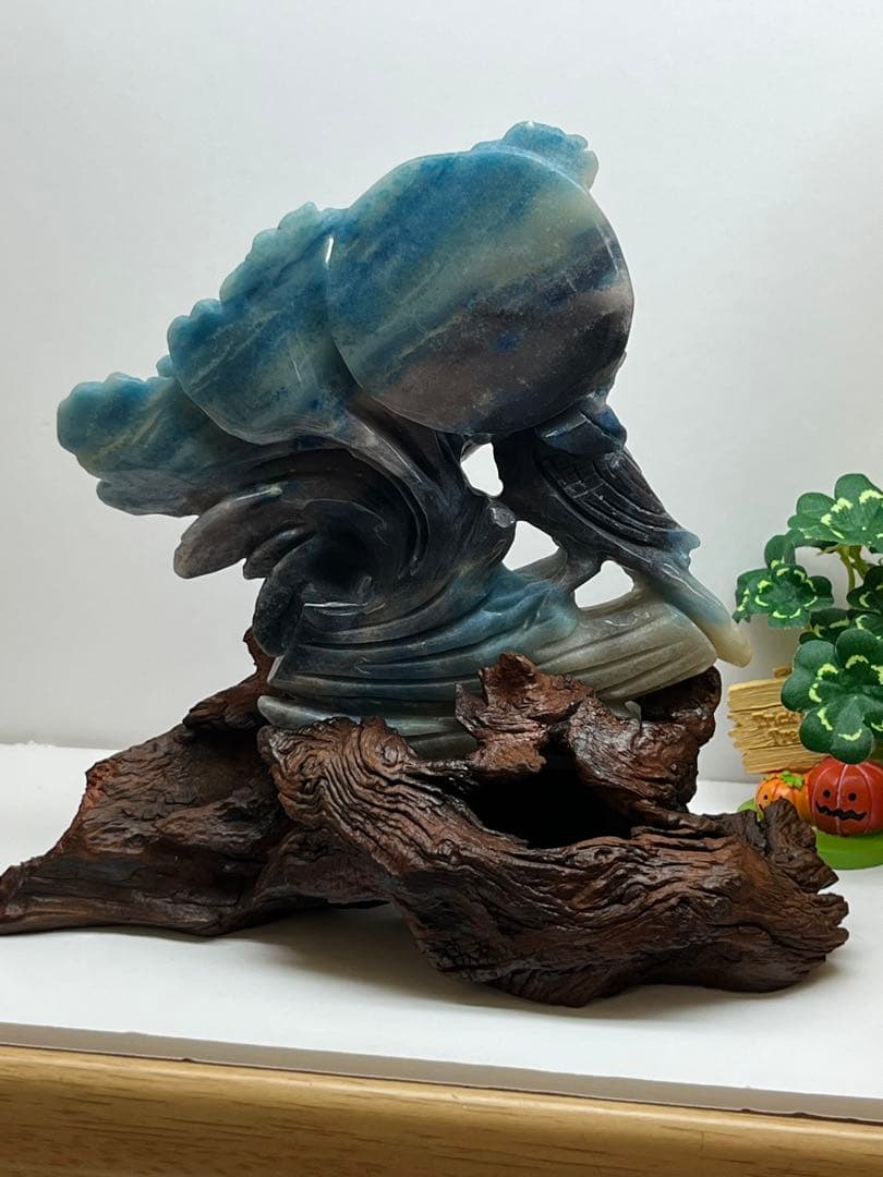 天然石　トロレアイト　カービング　薔薇の2匹の鳥　彫刻台座付きNo.1254