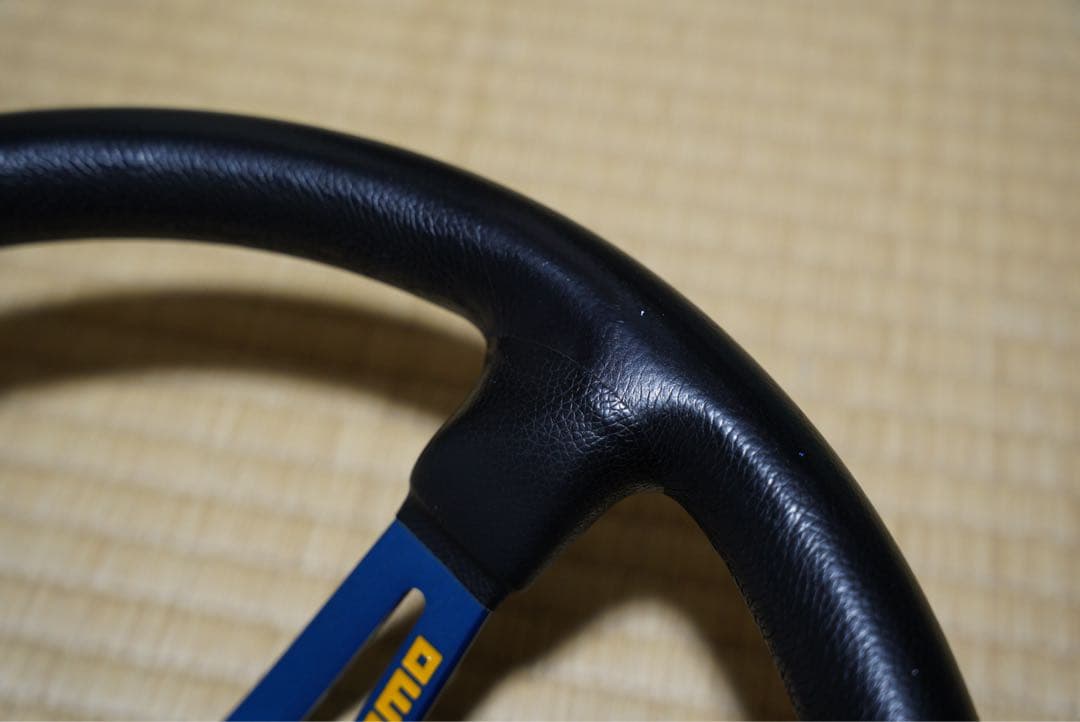 【正規品】MOMO mod.08 ステアリングホイール