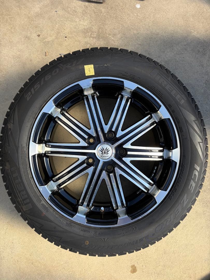 Pirelli 215/60 R17 スタッドレスタイヤホイールセット
